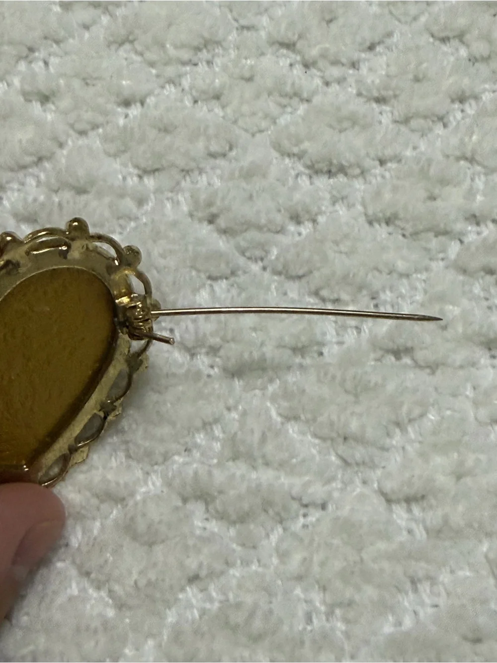 Liz Claiborne Vintage 90s Floral Brooch Red Heart Gold Tone Brooch Pin